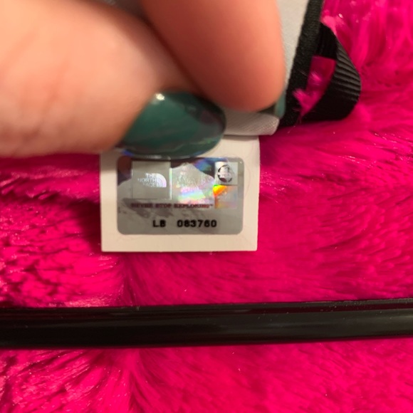 Furry fleece North Face jacket - Picture 8 of 8